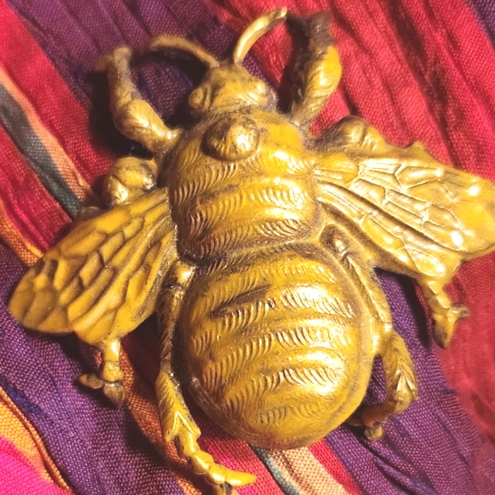 80s BEE Pin JAN MICHAELS SF Insect Bug Scarab Beetle Golden Brass Brooch 2" EVC - Picture 2 of 16